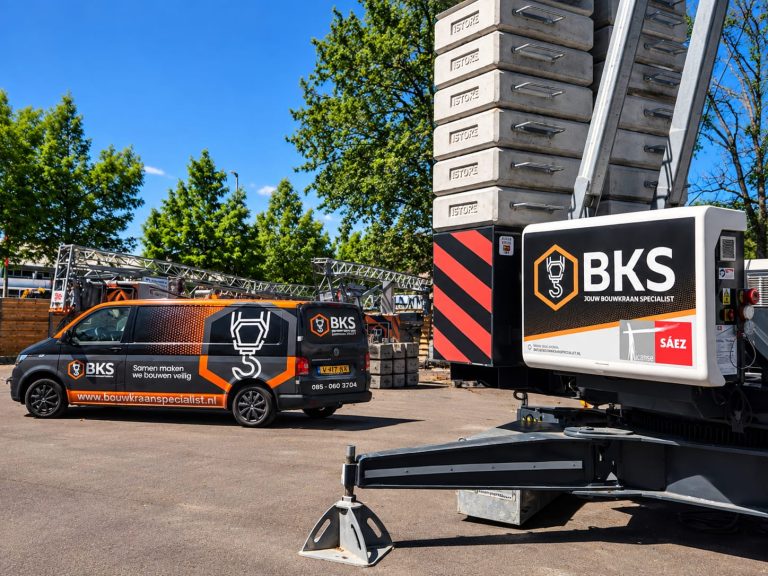 Permanente 9,9 tonmeter configuratie bouwkraan door bouwkraanspecialist