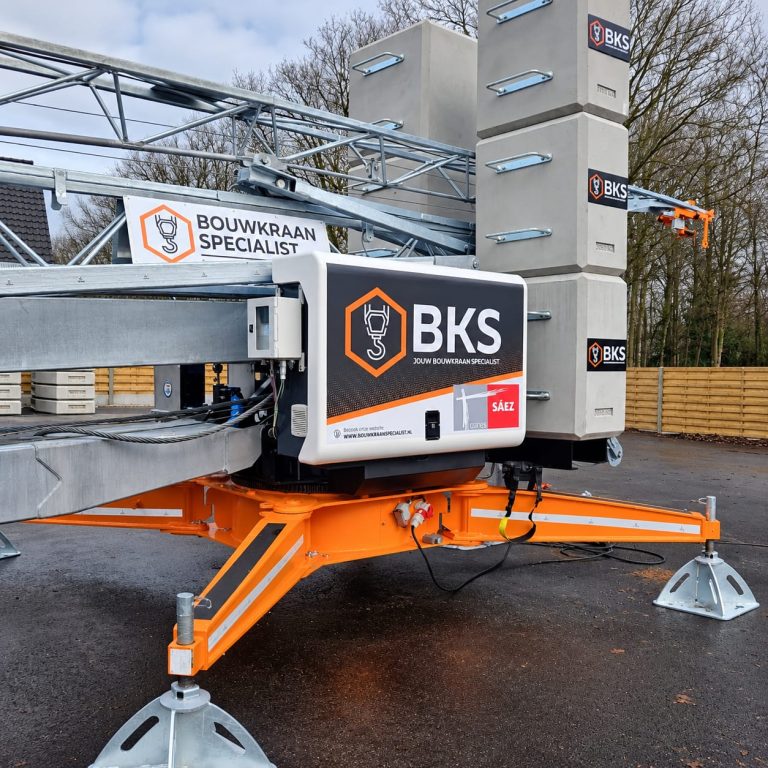 Permanente 9,9 tonmeter configuratie bouwkraan door Bouwkraanspecialist